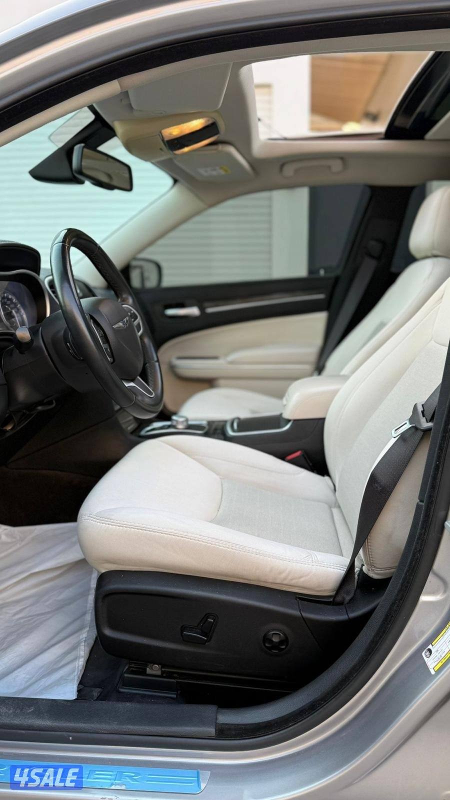 للبيع كرايسلر  c300 v8 موديل 20188