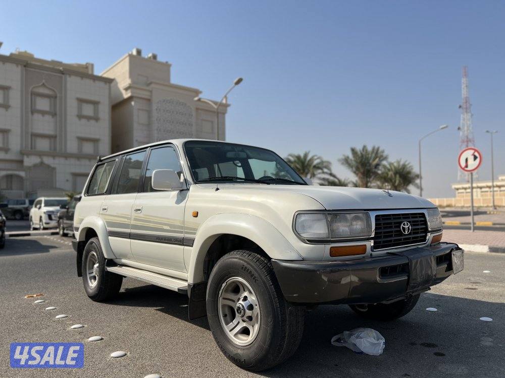 Toyota Land Cruiser GX-R0