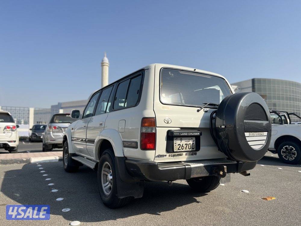 Toyota Land Cruiser GX-R1