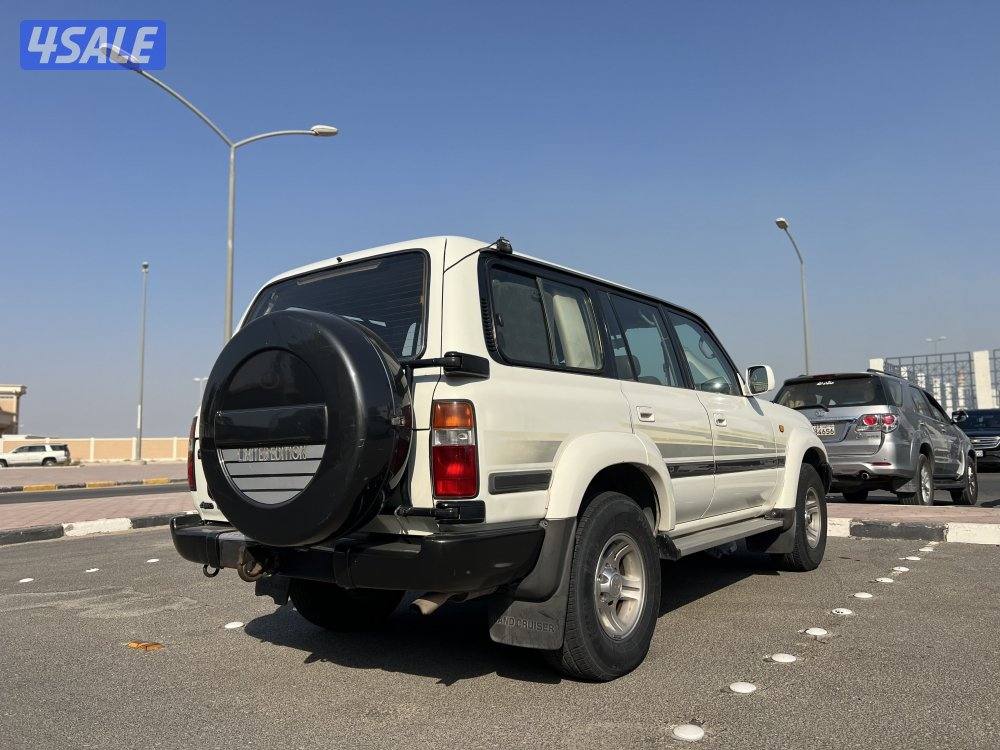 Toyota Land Cruiser GX-R3