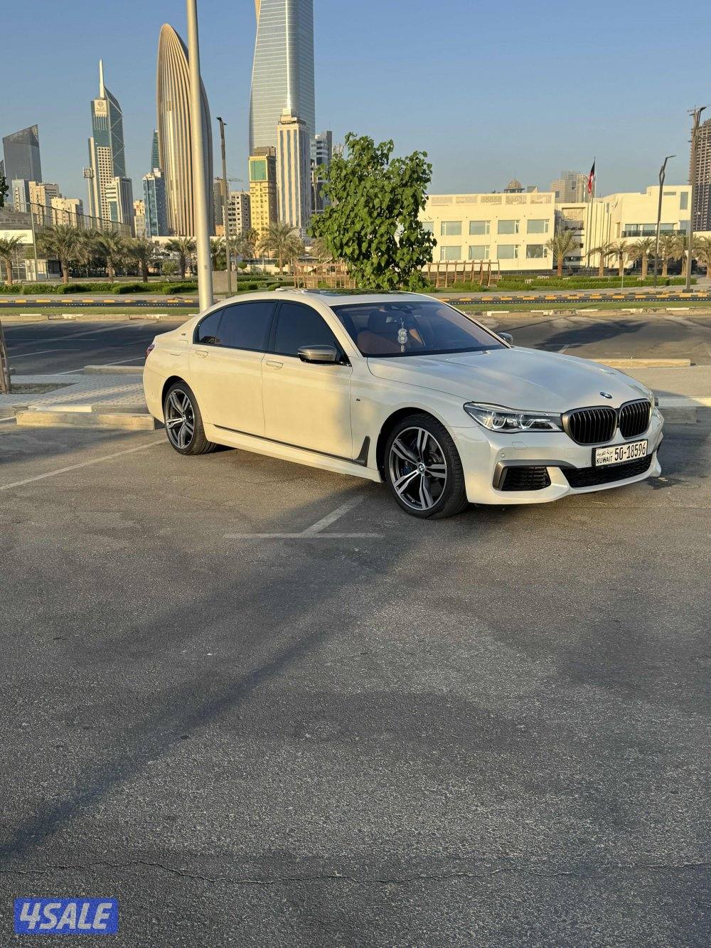 بي ام 760 v12 مديل 20180