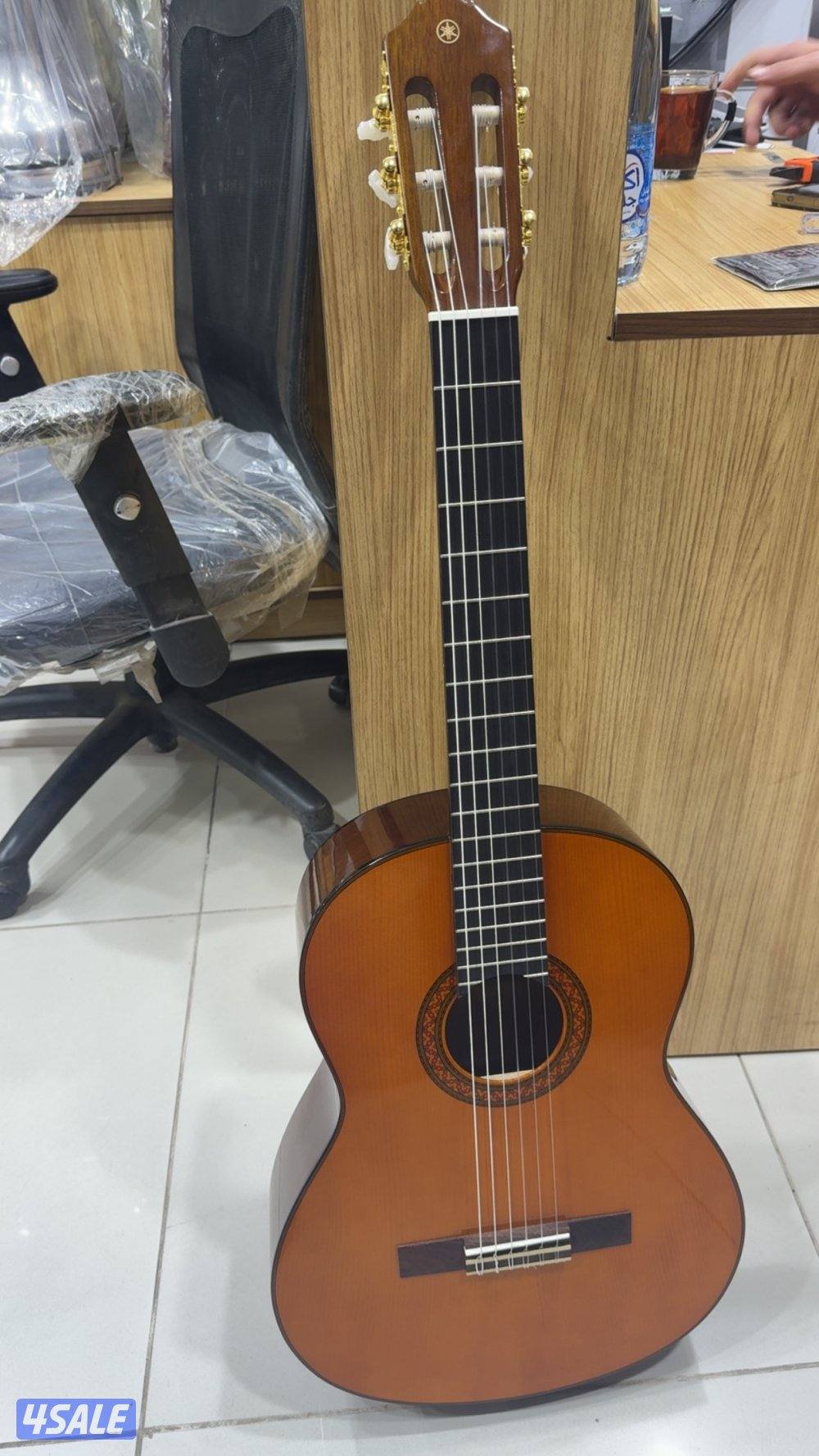 قيتار يماها C700