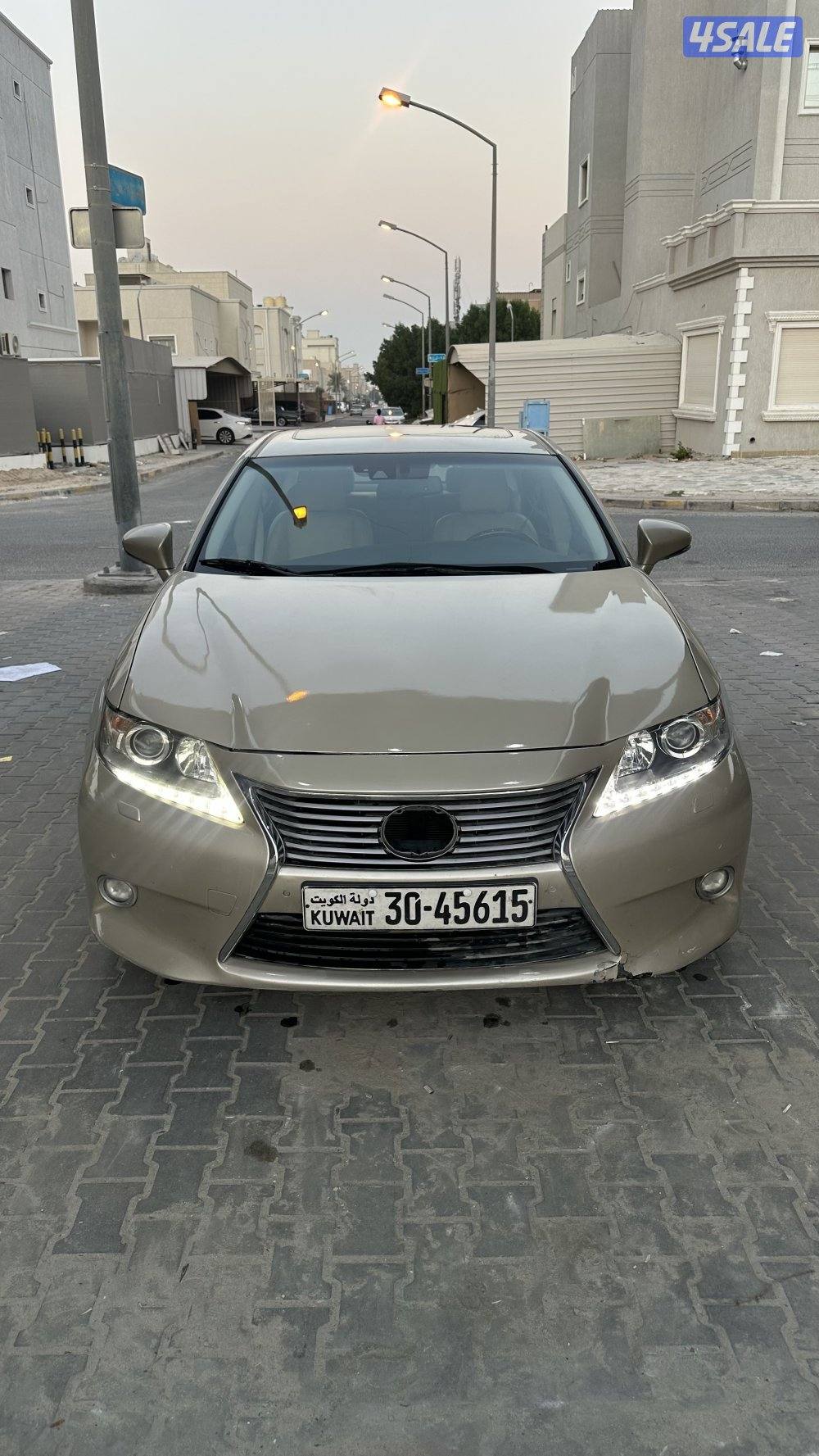 للبيع لكزس Es2014 شرط قير مكينه وفيه راس شاصي ماشي ٣٣٠1