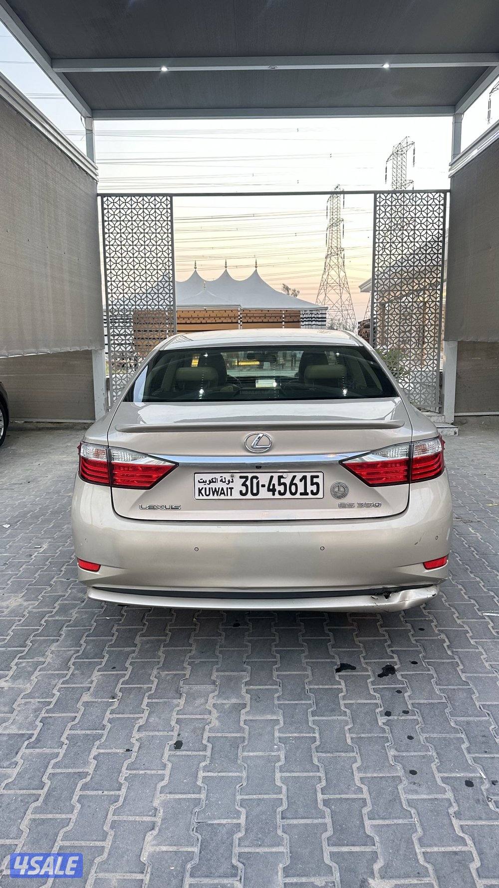 للبيع لكزس Es2014 شرط قير مكينه وفيه راس شاصي ماشي ٣٣٠3