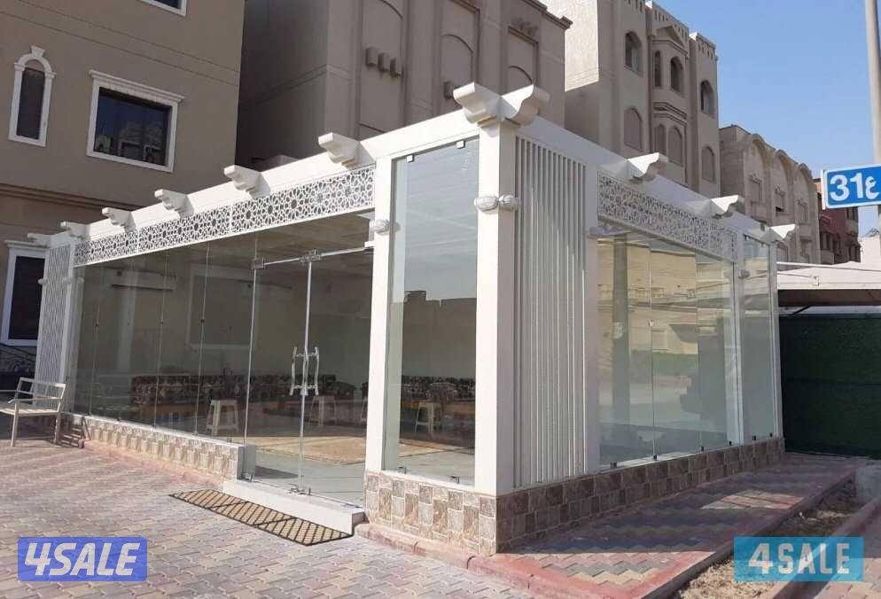 نشتغل جميع انواع الزجاج والسكريات والطاولات والشاورات والتربسين الدرج0