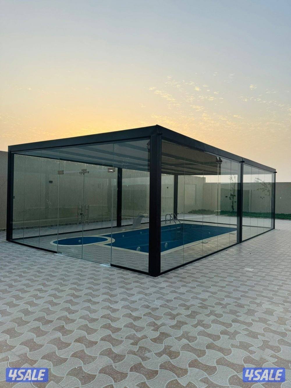 نشتغل جميع انواع الزجاج والسكريات والطاولات والشاورات والتربسين الدرج9