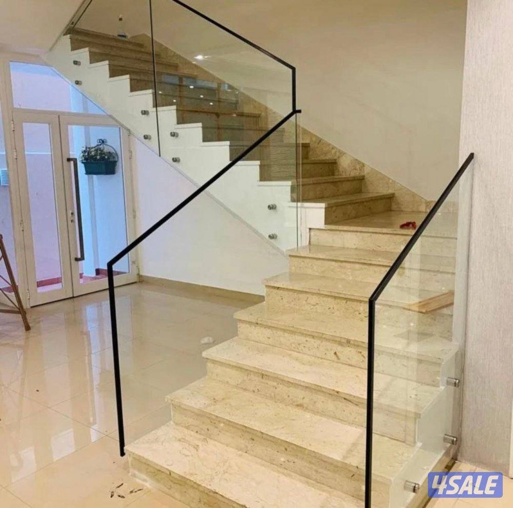 نشتغل جميع انواع الزجاج والسكريات والطاولات والشاورات والتربسين الدرج13