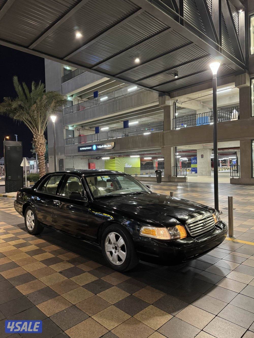 للبيع فورد فكتوريا0