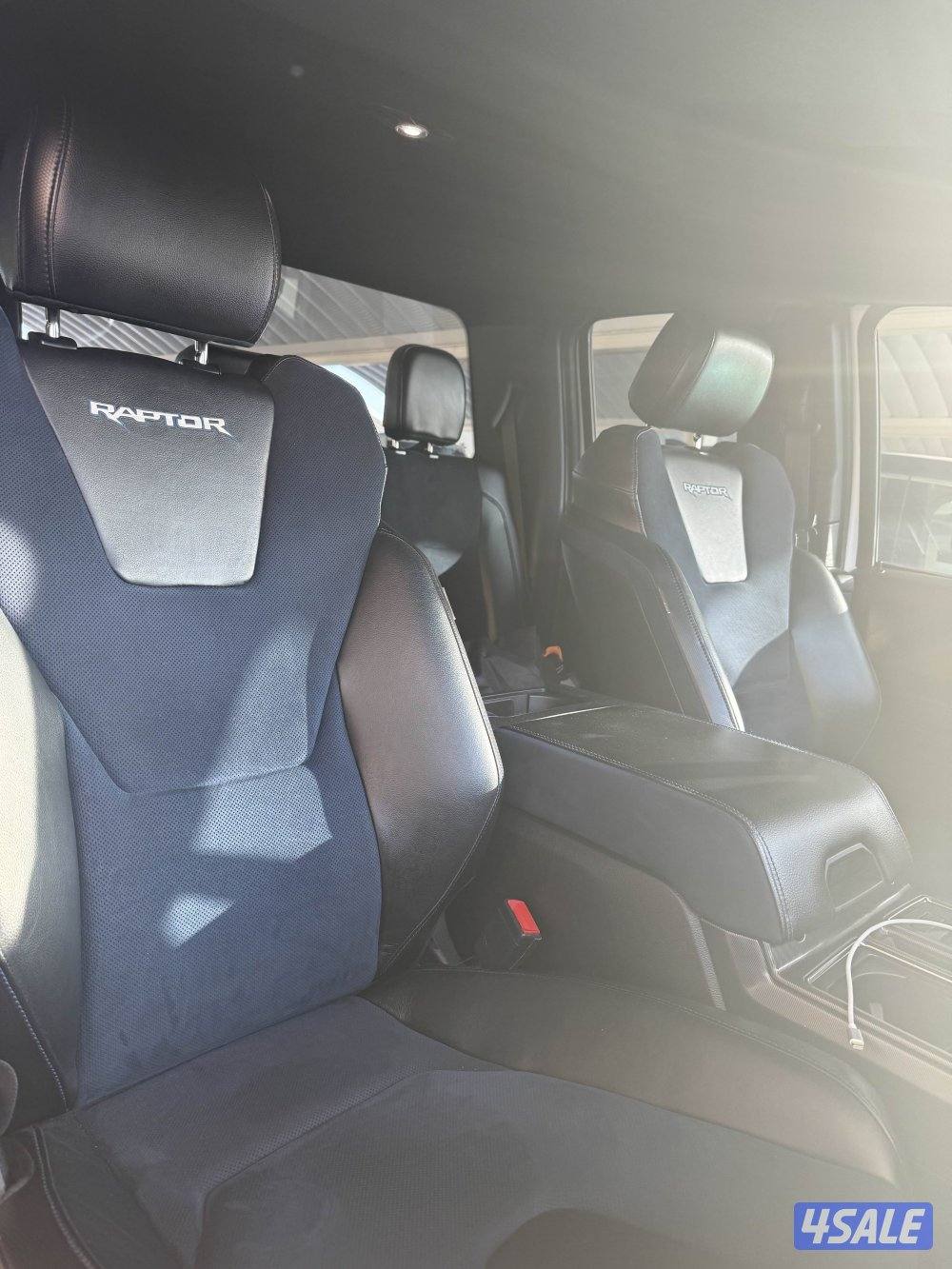 2019 Ford F-150 Raptor1