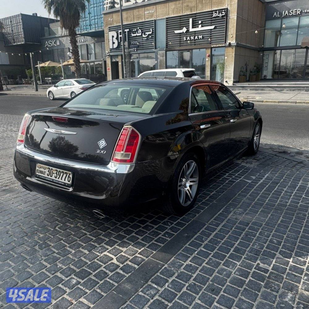 للبيع كرايزلر موديل 20136