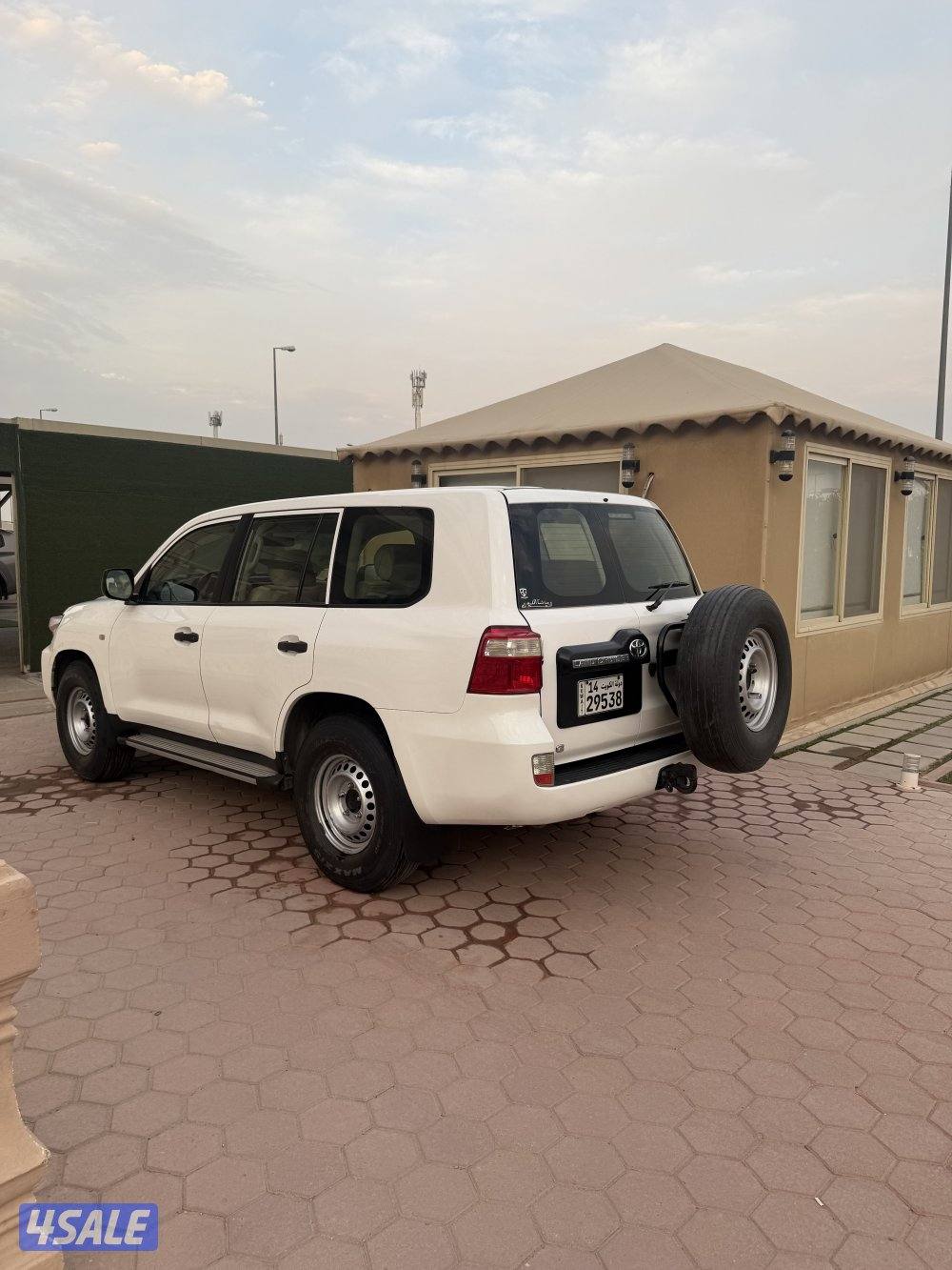 للبيع لاندكروزر استاندر بانزين0