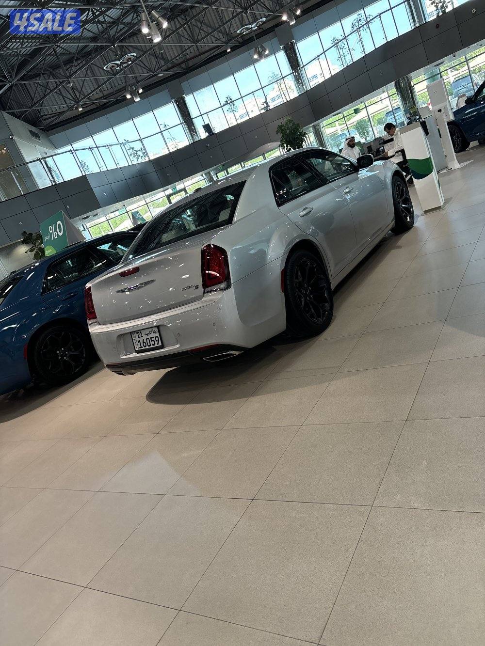 للبيع كرايزلر c300s1