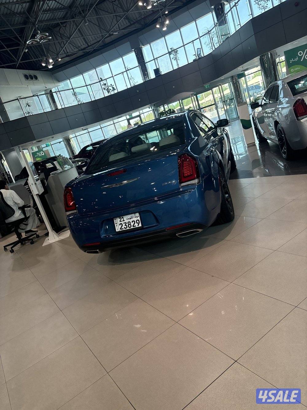 للبيع كرايزلر c300s1