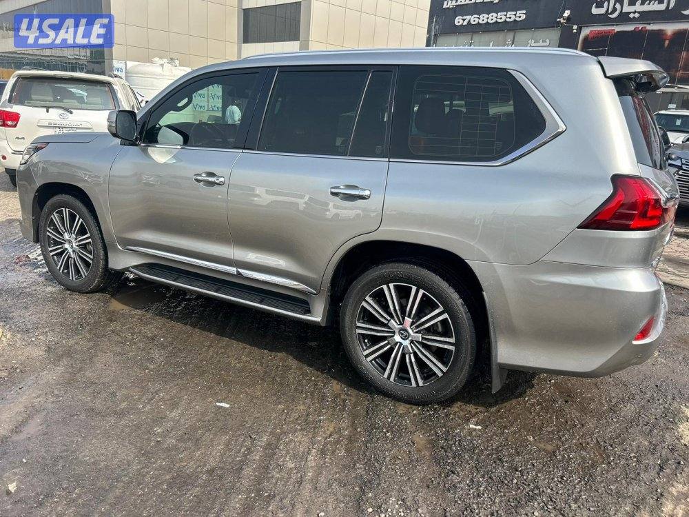 لكزس LX570 درجة اولى3