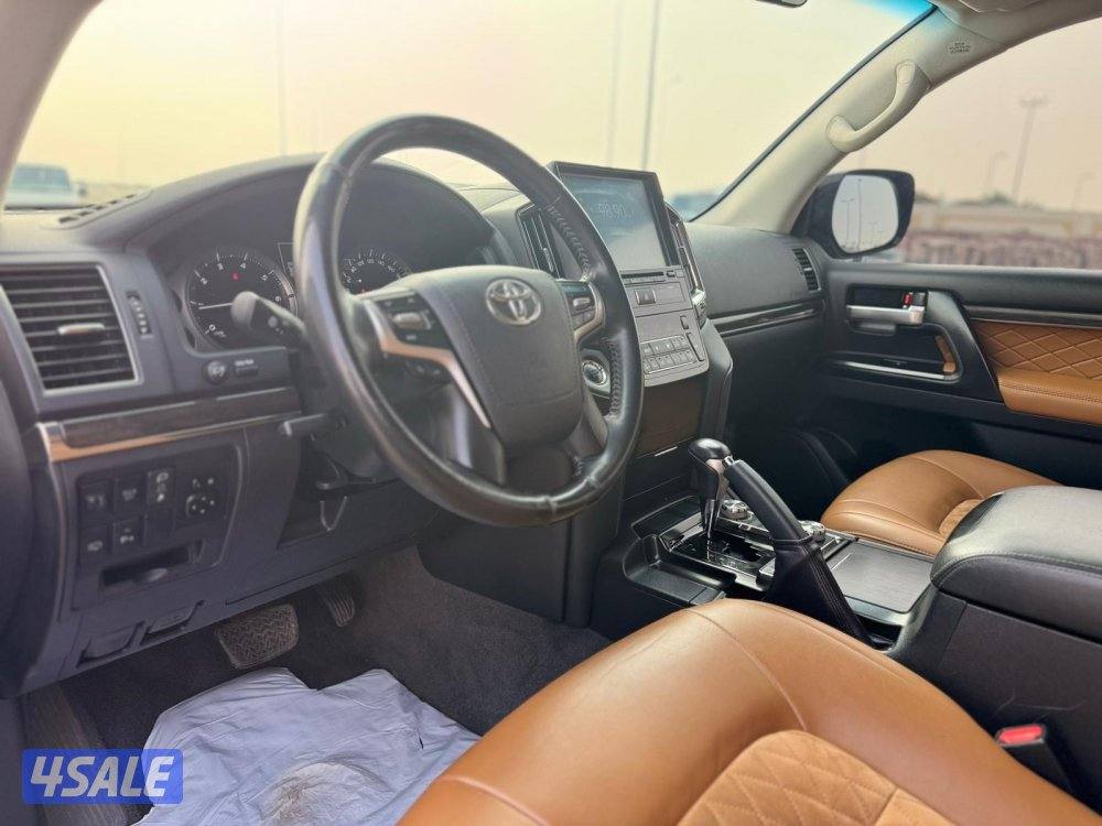 لاندكروزر تورنق 2021 سته سلندر4