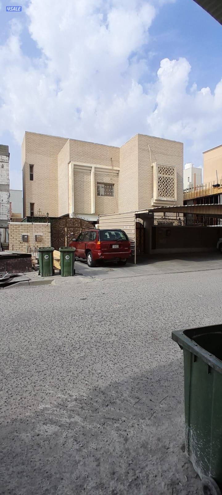 للبيع بيت في فهد الاحمد0