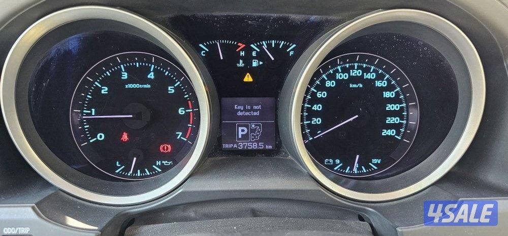 Toyota LandCruiser VXR 20101