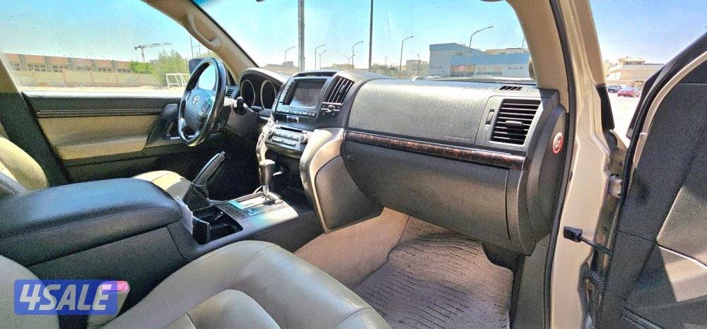 Toyota LandCruiser VXR 20108