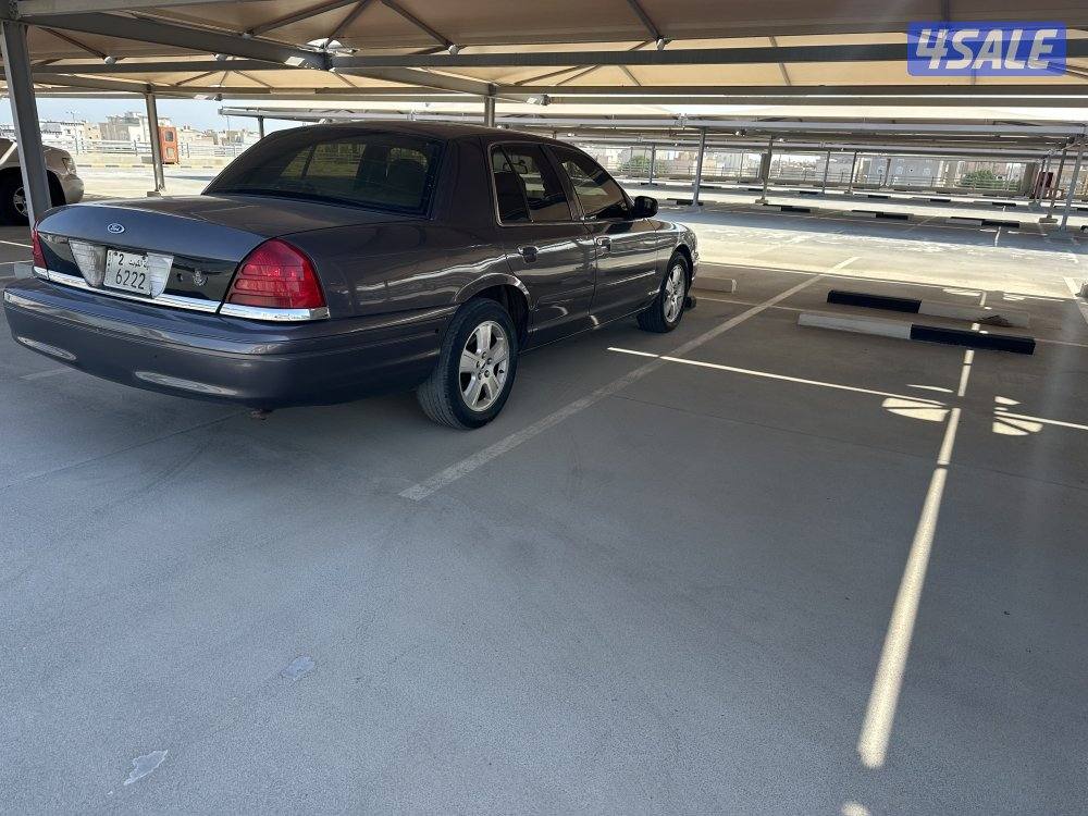 للبيع فورد فكتوريا3