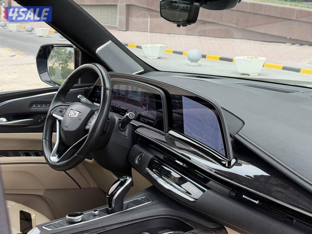 اسكاليد موديل 2022 عداد قليل 33 الف وكالة الكويت الغانم تحت الكفاله10