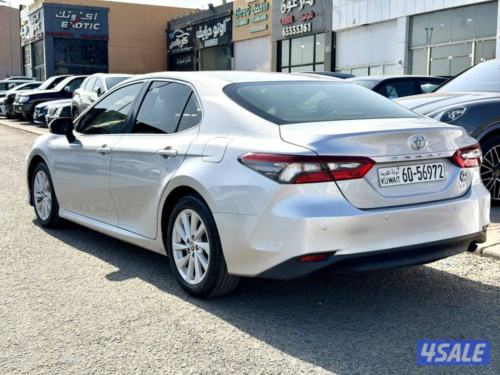 تويوتا كامري LE الساير 20222