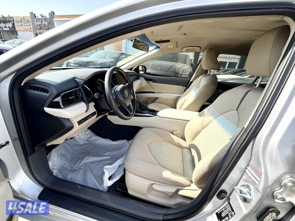 تويوتا كامري LE الساير 20227