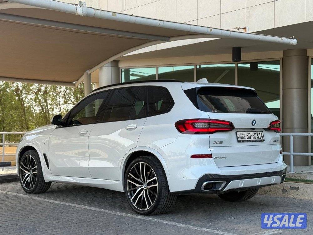 للبيع - BMW X5 - موديل 2022 - عداد 70 - صبغ الوكاله - شرط الفحص3