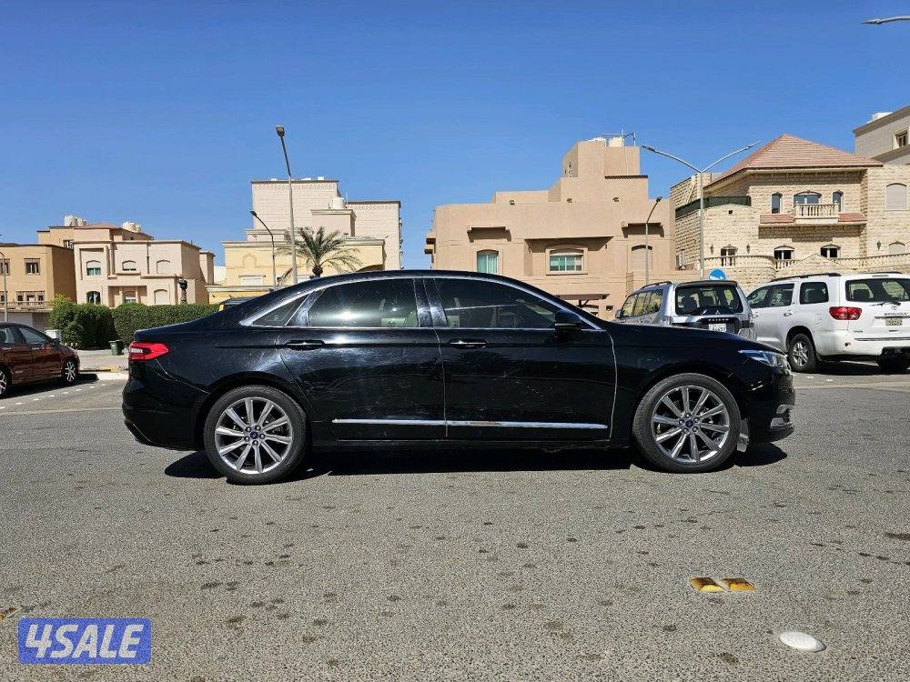 Ford Taurus Titanium 20213