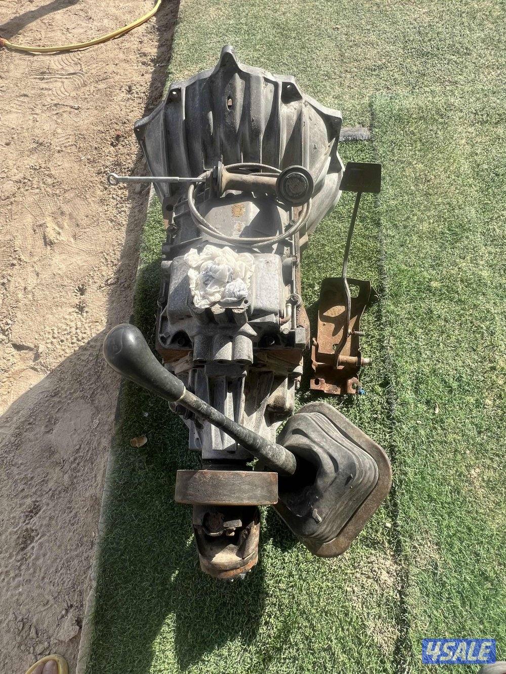 للبيع قير عادي تحويله كامله 5 غيار سنقل0