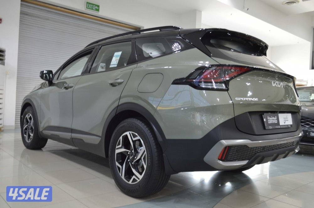 Kia Sportage 2025 – 1.5L FWD LX (Low Mileage, Excellent Condition)5