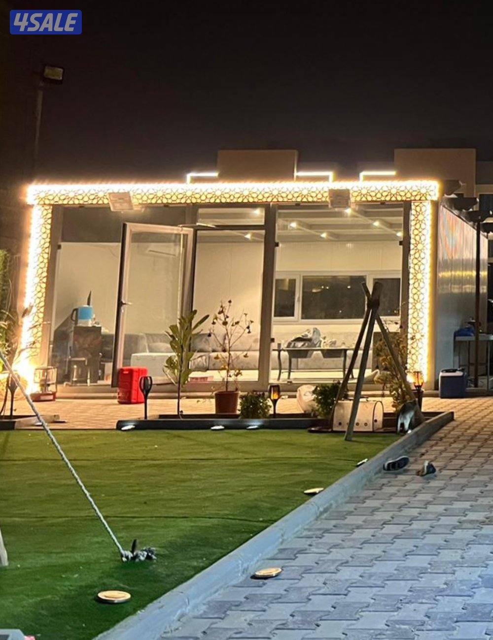 للبيع ديوانيه مقاس 5/6 ساندويتش بانيل الواجهه زجاج مع وحدتين مكفولين0