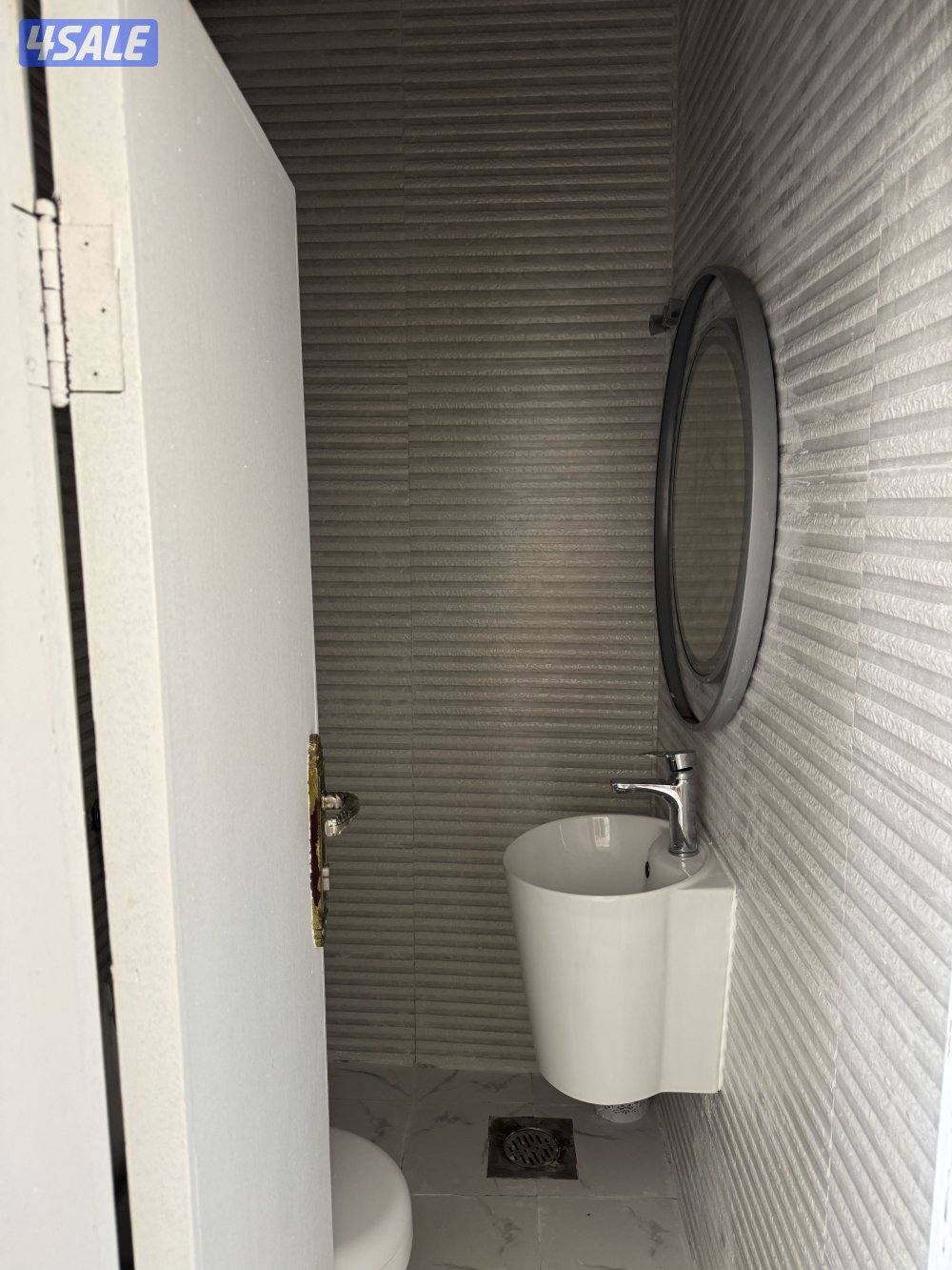 ٣ غ ٤ حمامات غرفه شاغله مطبج كبير مجهز تشطيب فاخر اصلاله صاله واسعه5