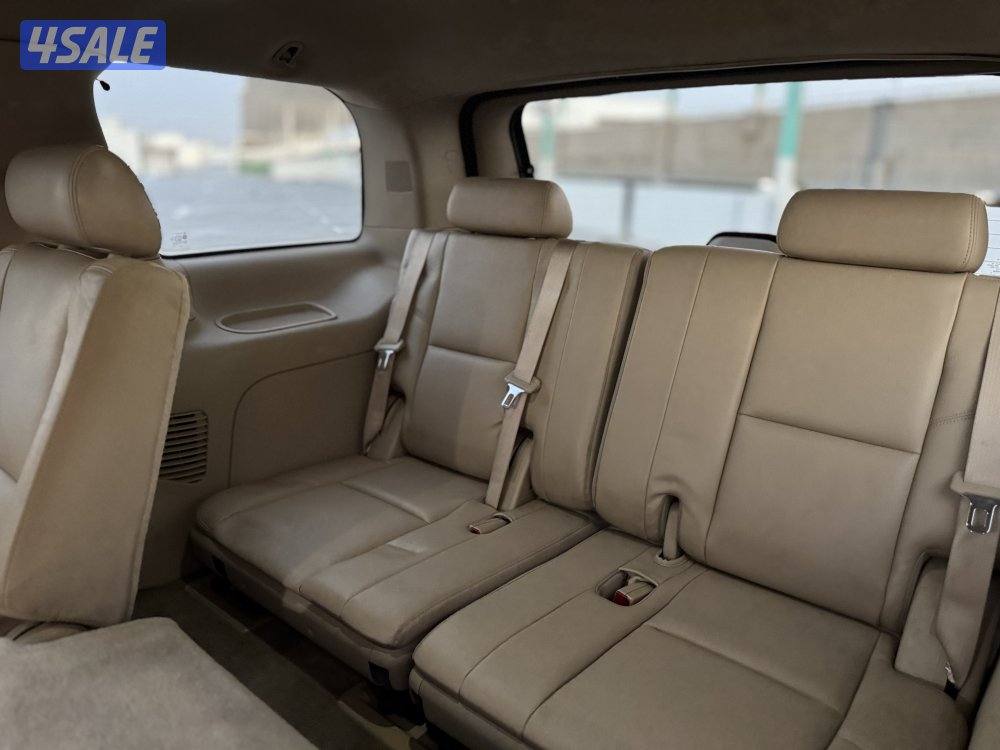 للبيع اسكاليد 2010 صبغ الوكالة عداد 209 وارد الوكالة شرط الفحص4