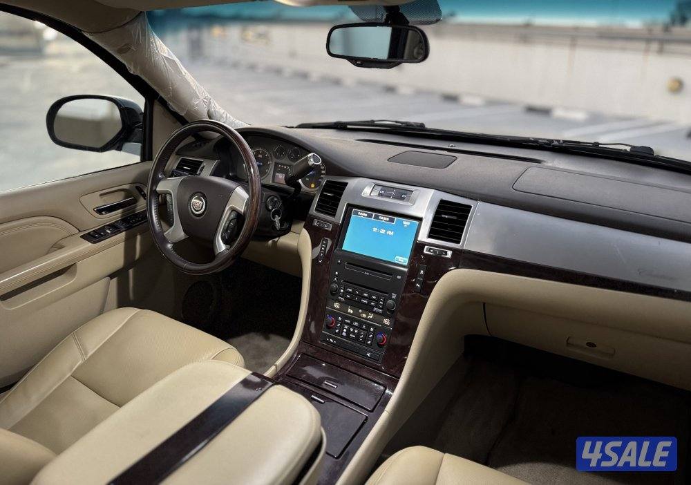 للبيع اسكاليد 2010 صبغ الوكالة عداد 209 وارد الوكالة شرط الفحص7