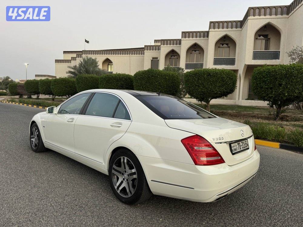 مرسيدسS600 بحالة الوكالة صبغ الوكاله V12 عداد 135 اعلى مواصفات3
