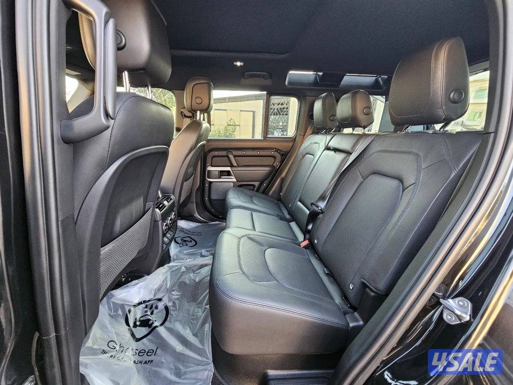 Land Rover Defender 1105