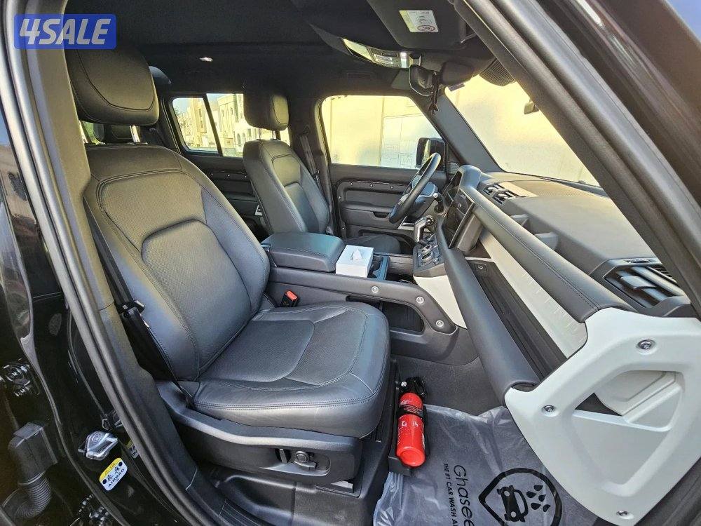 Land Rover Defender 1107