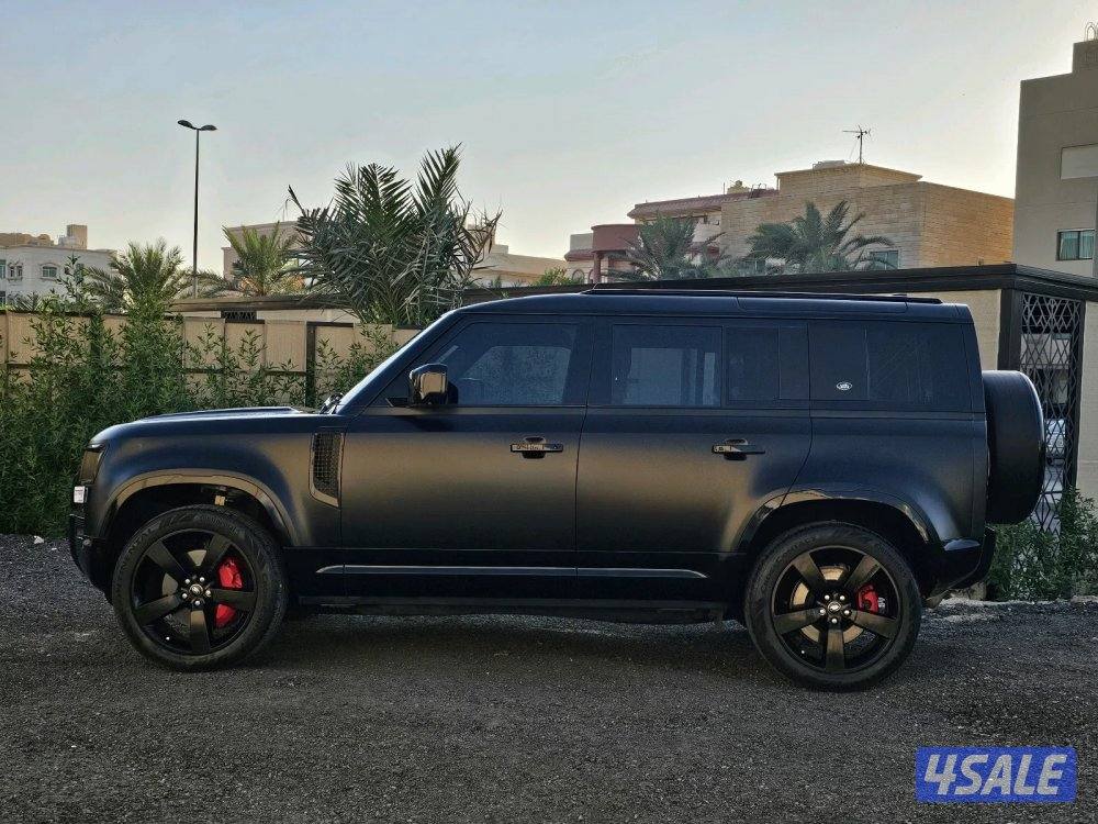 Land Rover Defender 11011