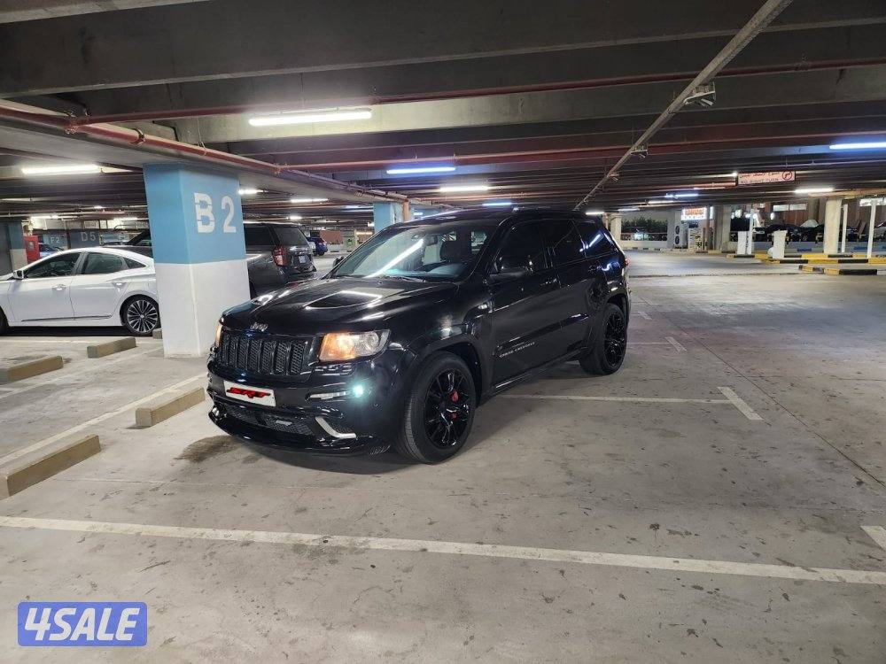 للبيع جيب قراند شروكي SRT اصلي0