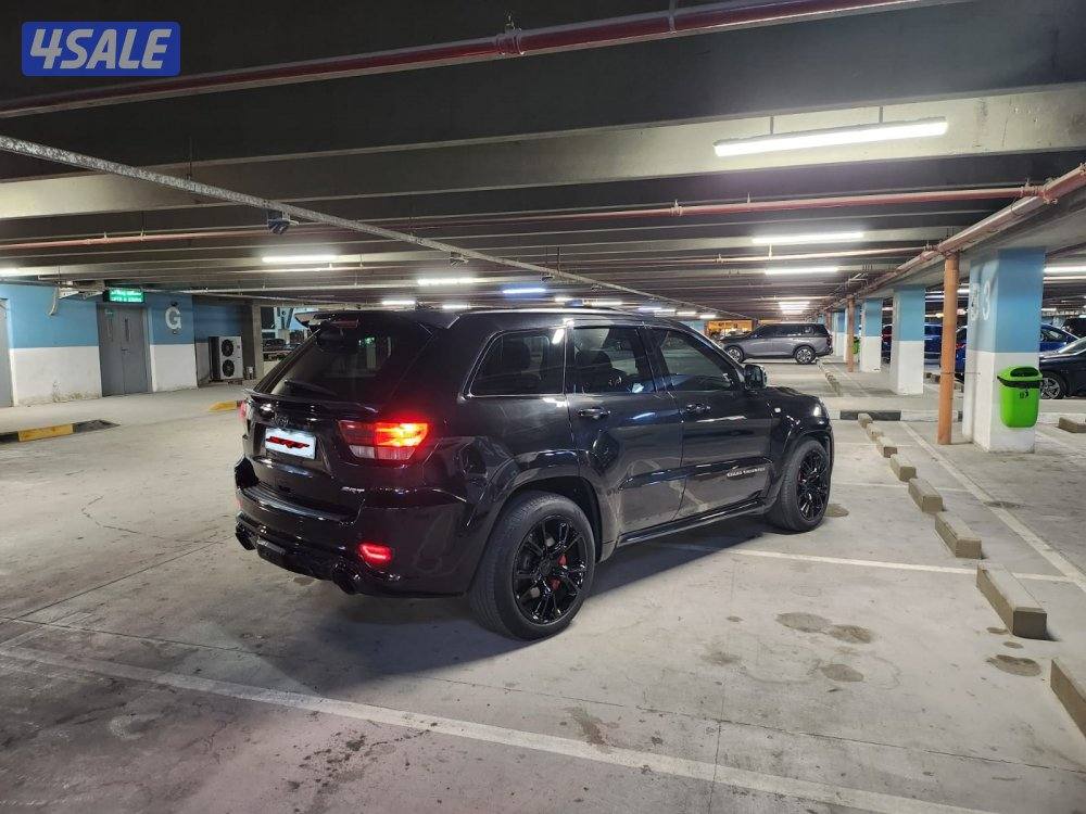 للبيع جيب قراند شروكي SRT اصلي3