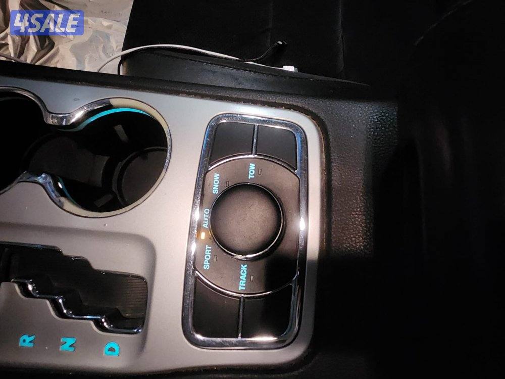 للبيع جيب قراند شروكي SRT اصلي9