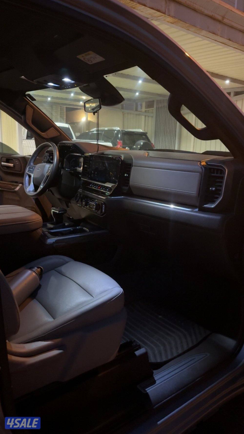 للبيع سلفرادو تريل بوس1