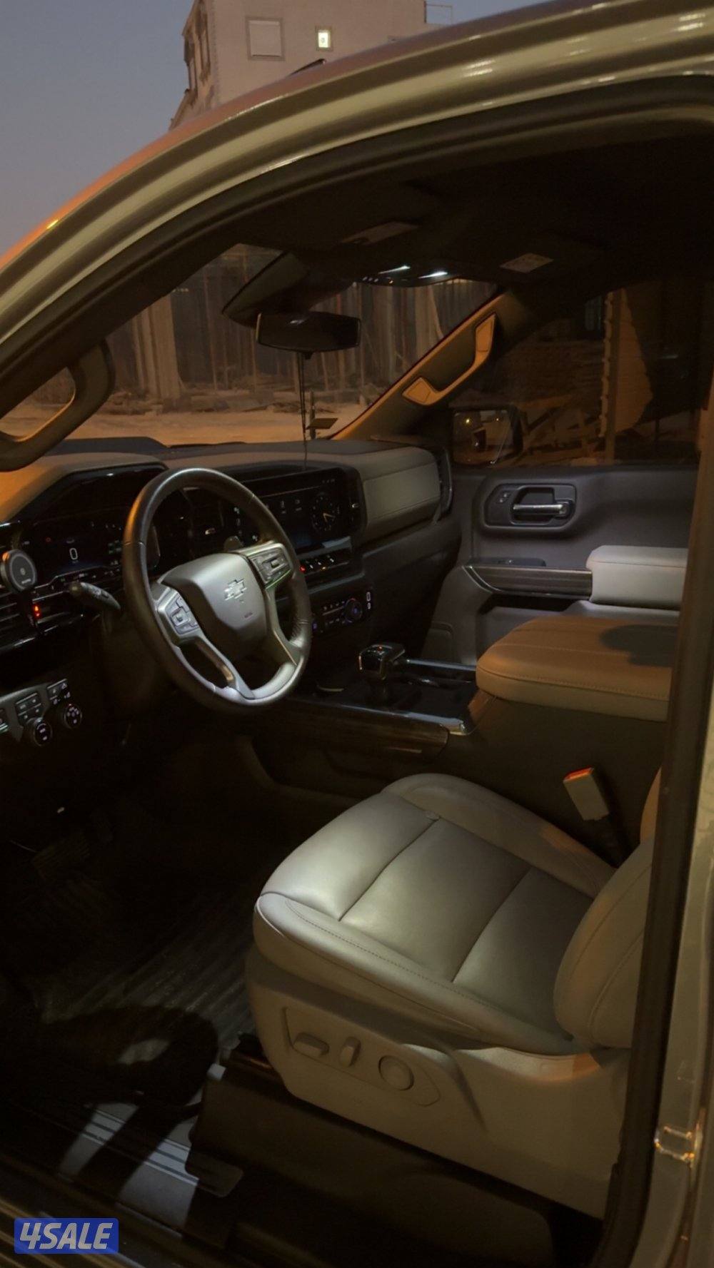 للبيع سلفرادو تريل بوس2