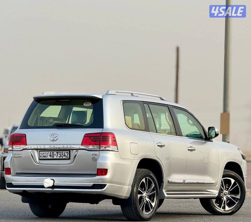 لاندكروزر تورنق 2019 الساير كشنات جلد شرط الفحص2