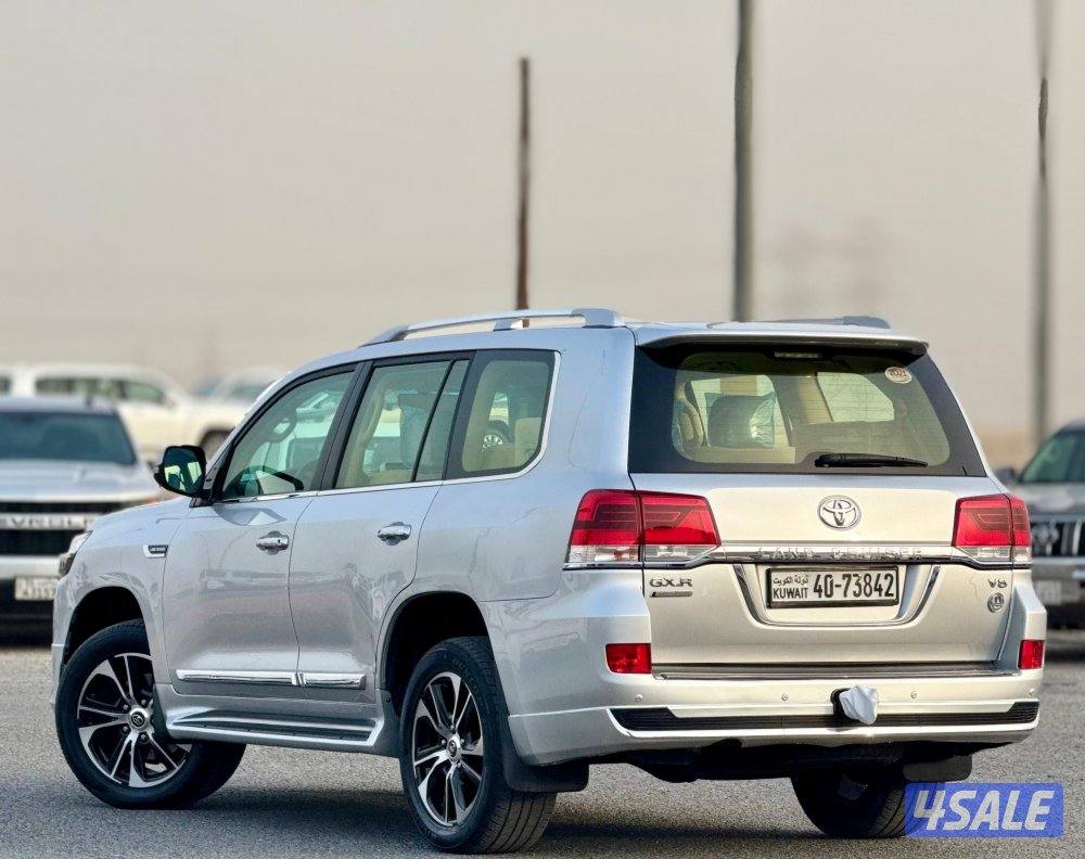 لاندكروزر تورنق 2019 الساير كشنات جلد شرط الفحص4