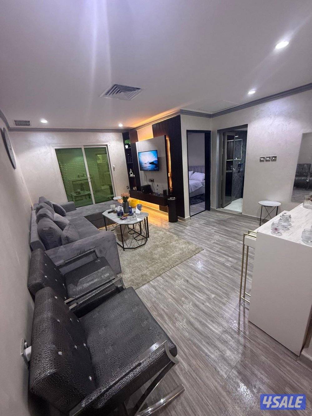 شقق للايجار خلو غرفة وصالة ومطبخ وحمام تشطيب سوبر لوكس يوجد باركنً4