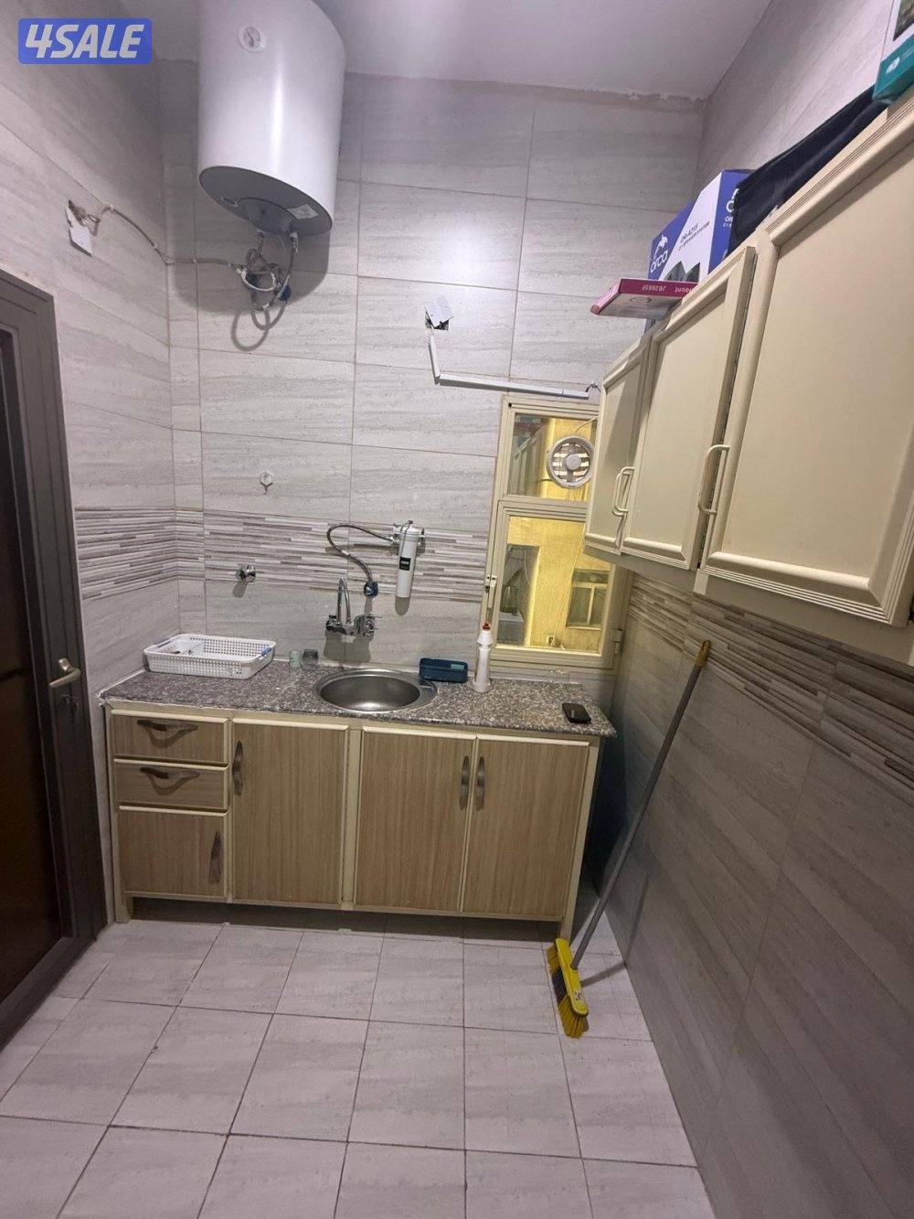 شقق للايجار خلو غرفة وصالة ومطبخ وحمام تشطيب سوبر لوكس يوجد باركنً9