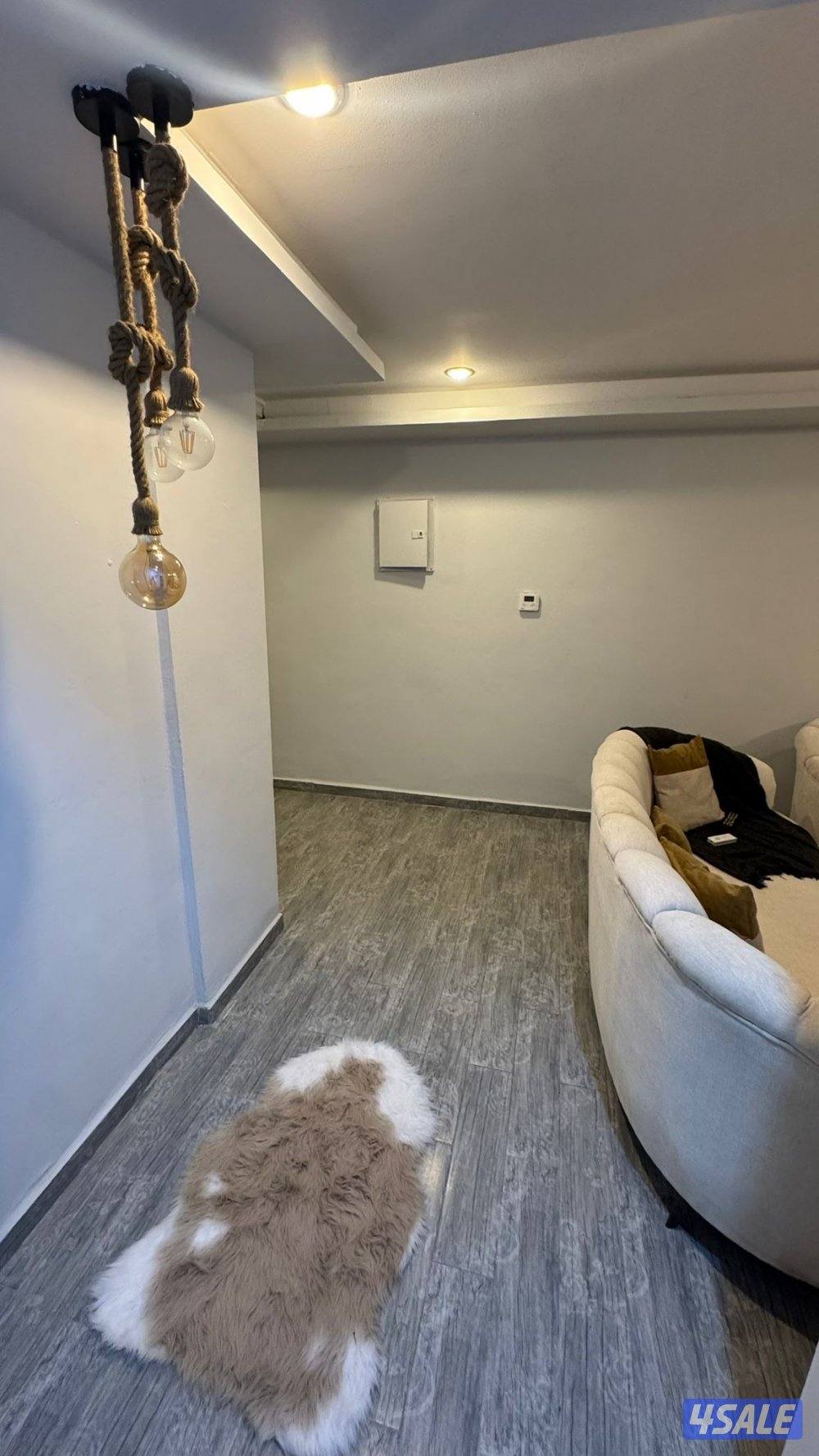 شقق للايجار خلو غرفة وصالة ومطبخ وحمام تشطيب سوبر لوكس يوجد باركنً12