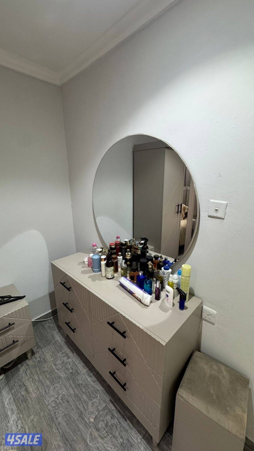 شقق للايجار خلو غرفة وصالة ومطبخ وحمام تشطيب سوبر لوكس يوجد باركنً15