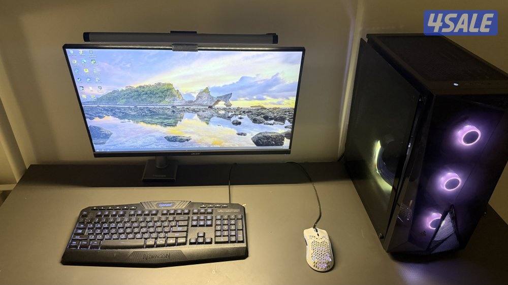 للبيع بي سي مع الاغراض سيت اب كامل نظيف جداً1